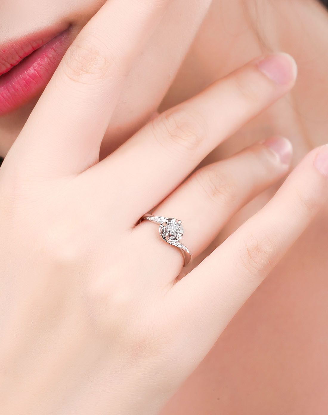 50分效果13分车花显钻群镶钻戒