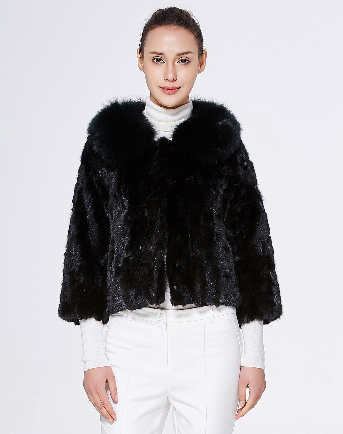 黑色短款水貂毛领外套