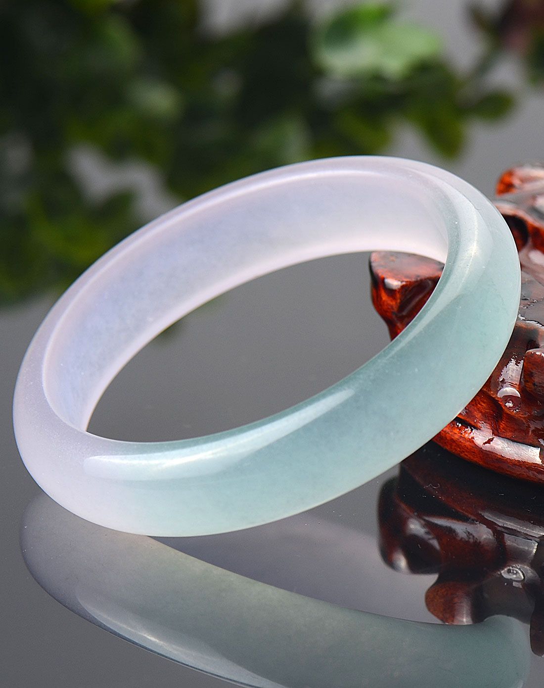 时尚聚财厚装大圈口石英岩手镯附证书