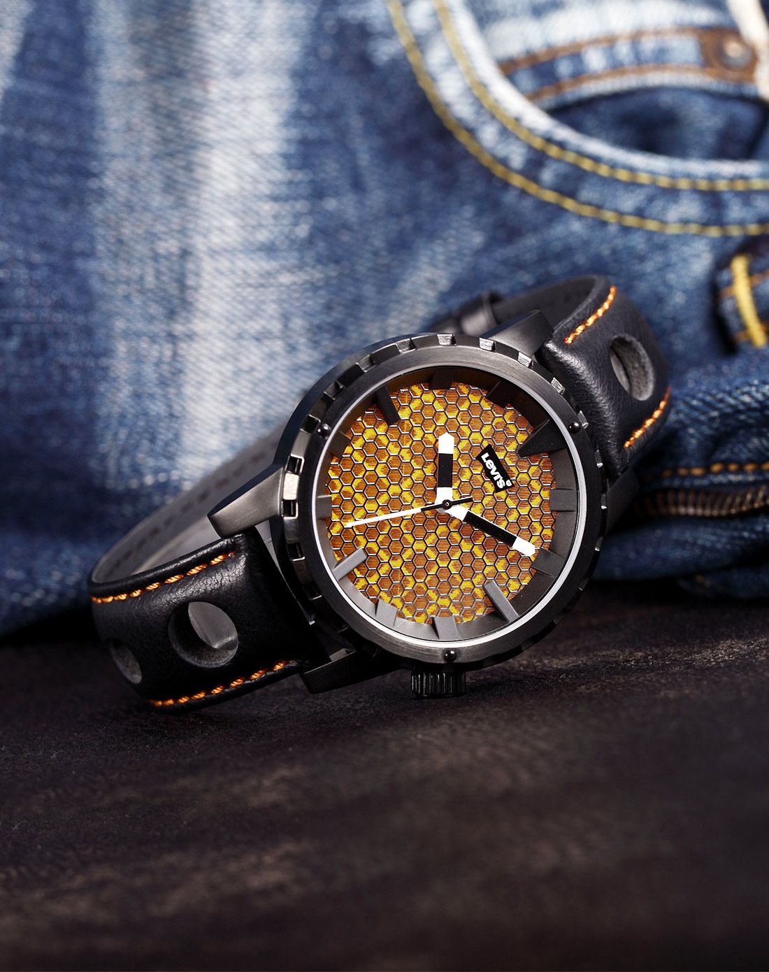 李维斯levis手表专场 李维斯 立体蜂格表盘设计石英男腕表