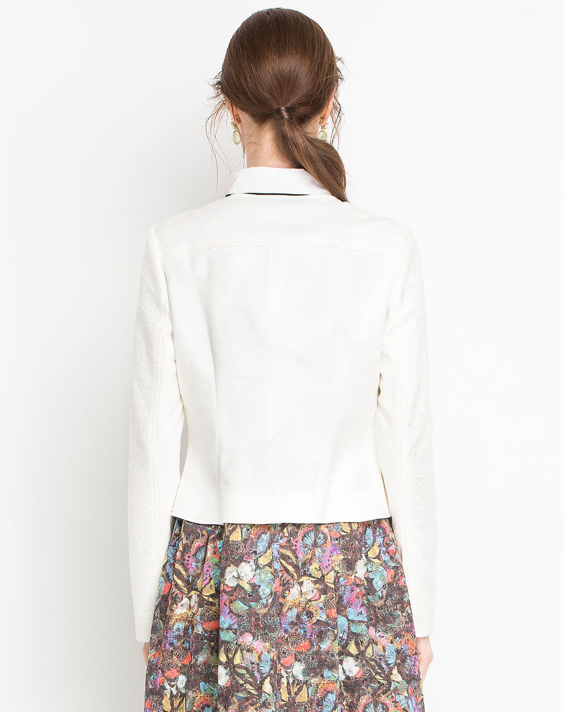 浅米白色斯文气质长袖外套