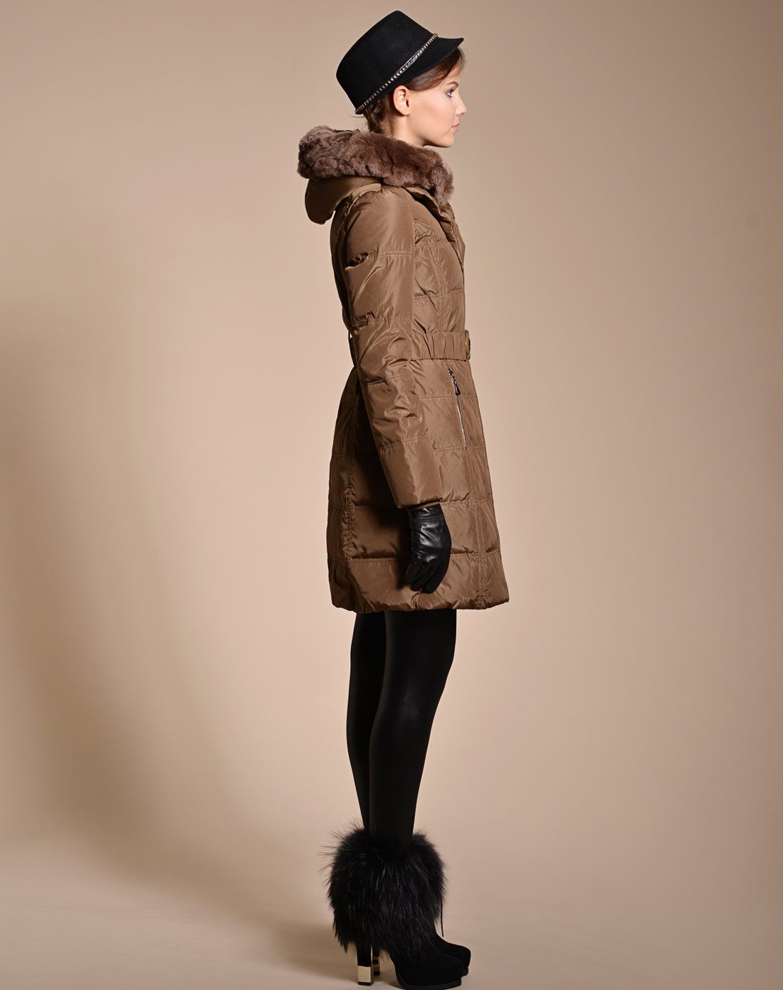女式咸菜色獭兔毛领中长款羽绒服
