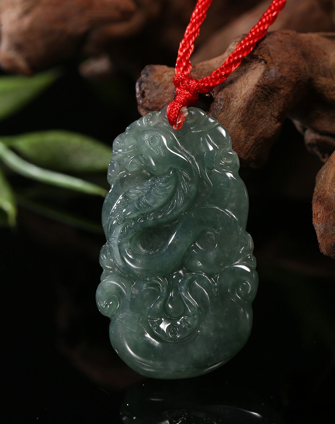 精美油青生肖开心蛇天然翡翠吊坠a货附证书
