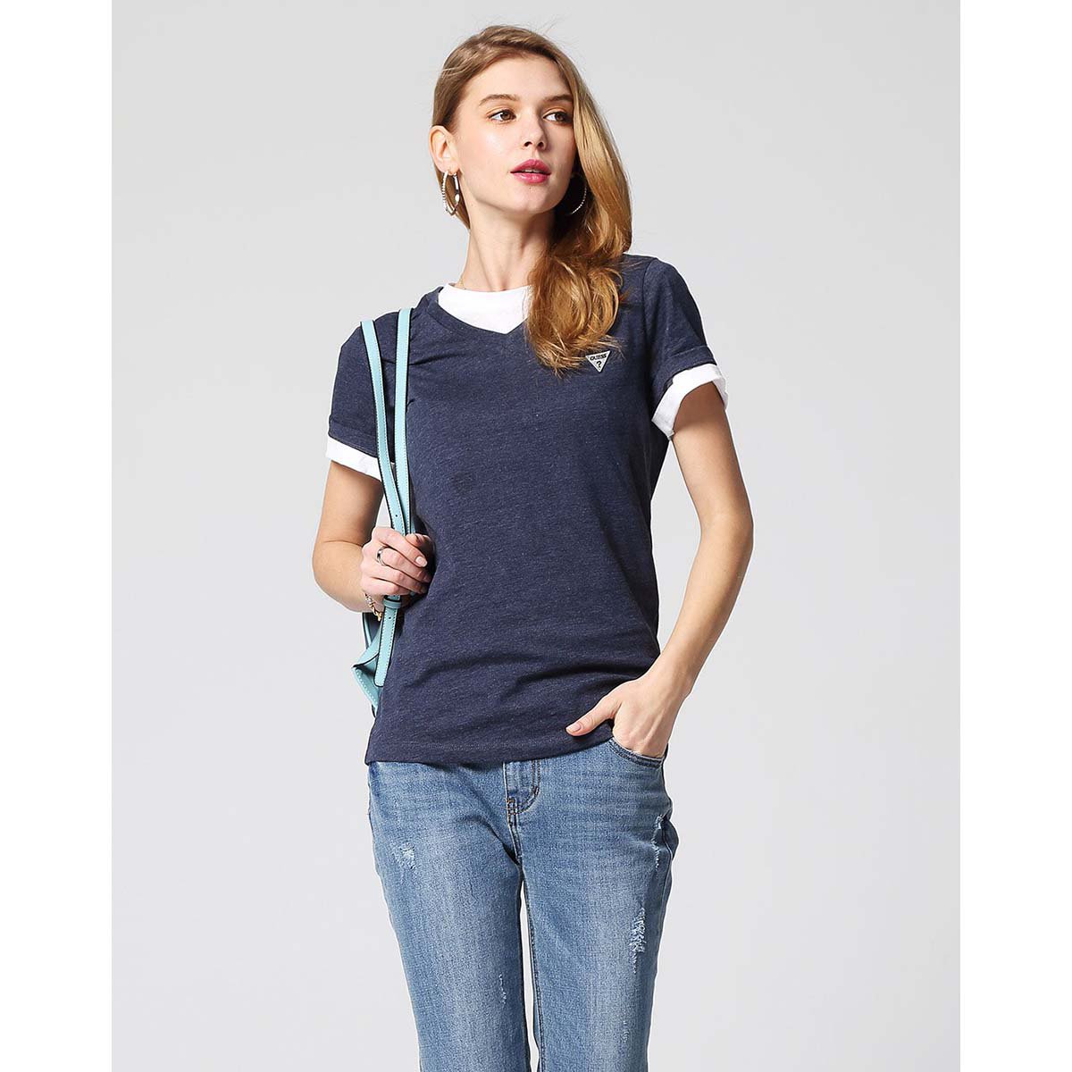 guess 情侣款2018女士纯色倒三角小logo短袖t恤