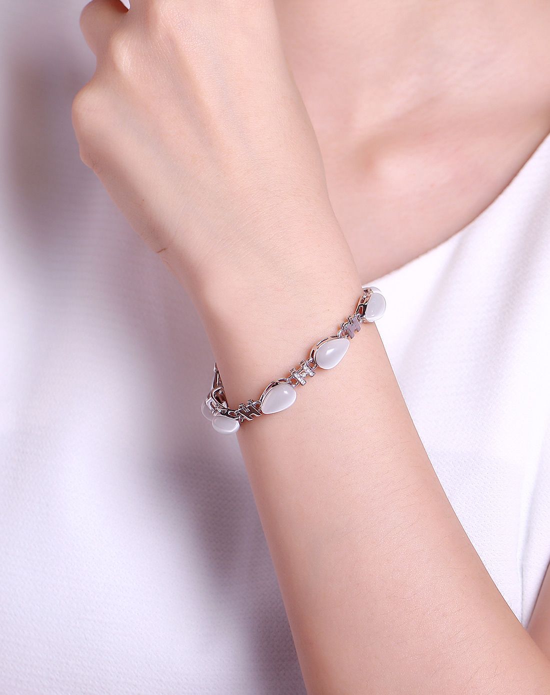 伊泰莲娜italina水滴猫眼石气质手链271700228_唯品会