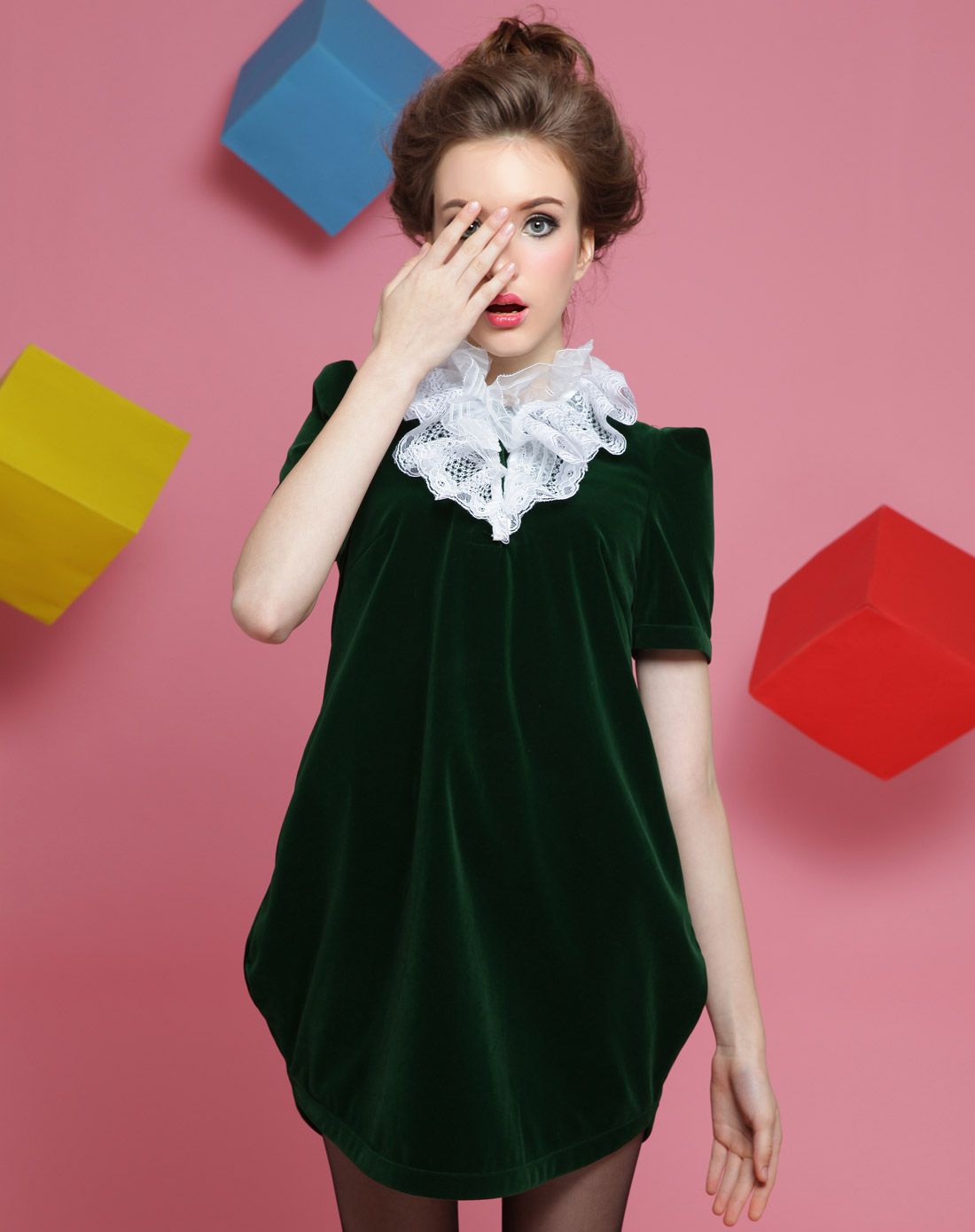 浪漫花边o型短袖连衣裙