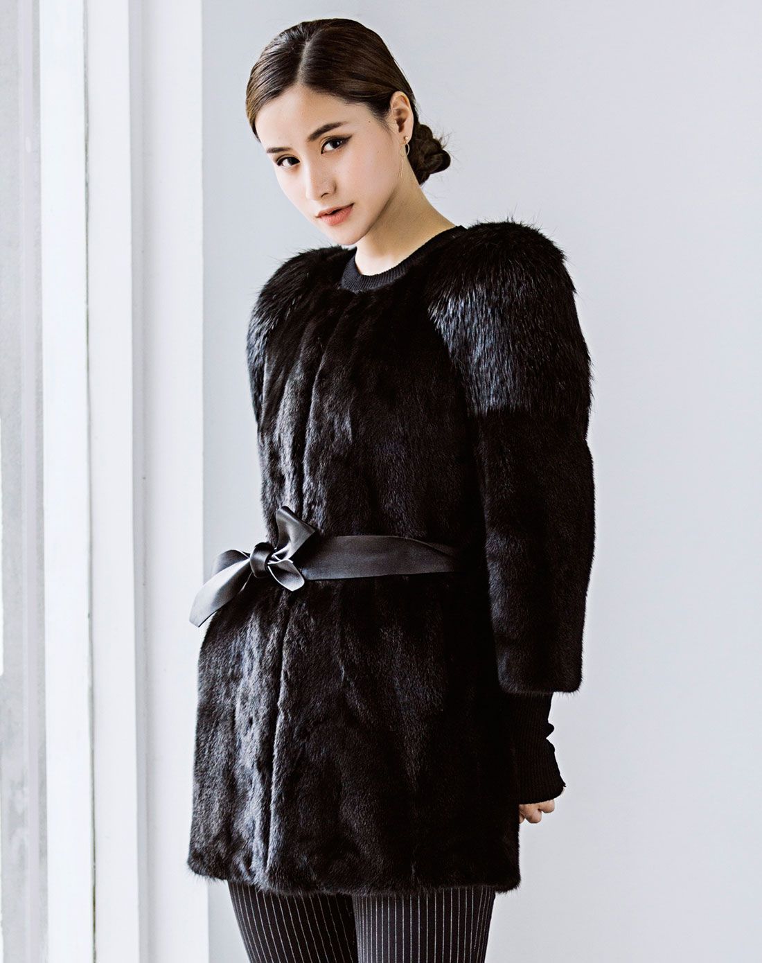 依奴珈圆领腰带皮草貂皮大衣水貂女外套中长款