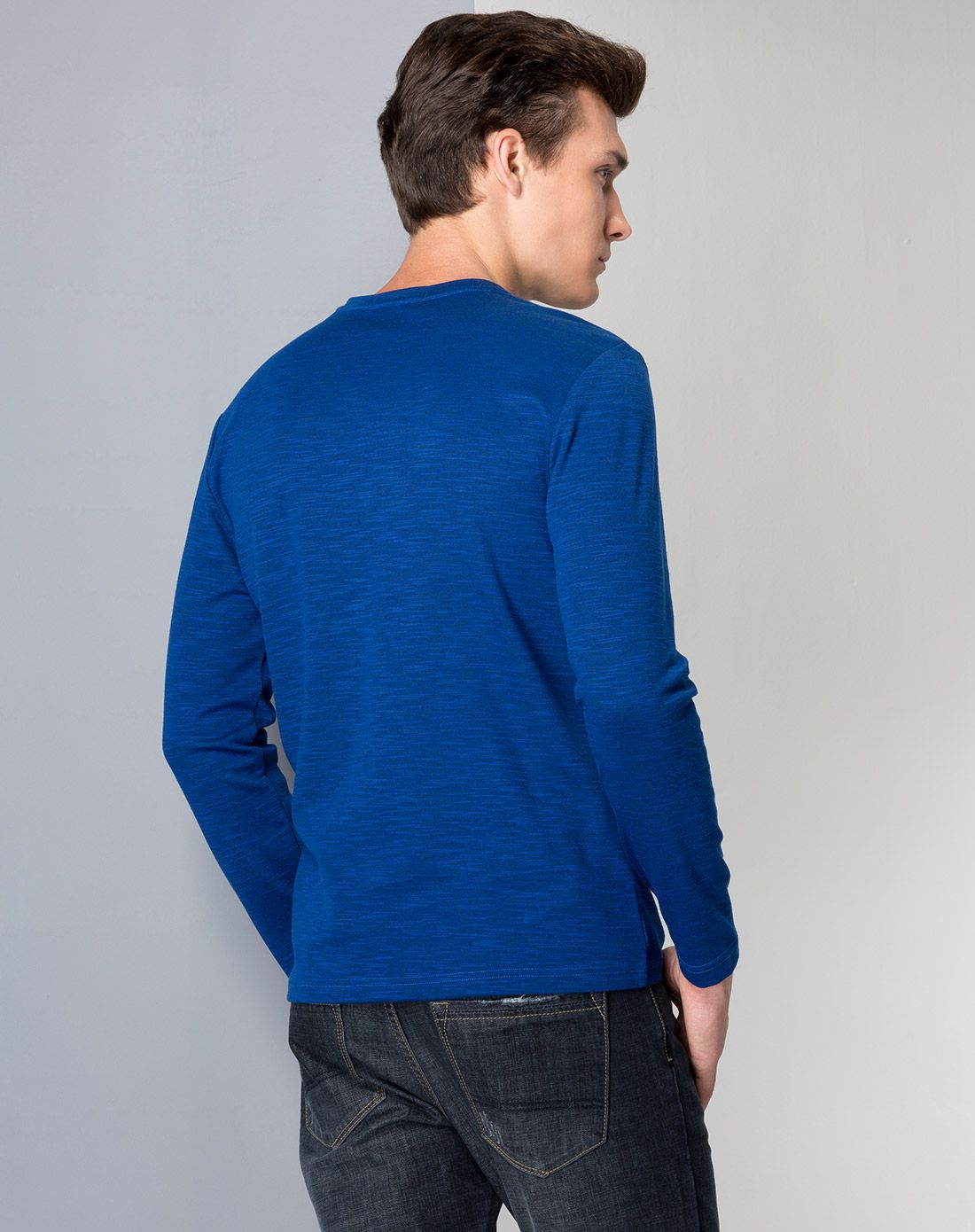 简约蓝色时尚长袖t恤