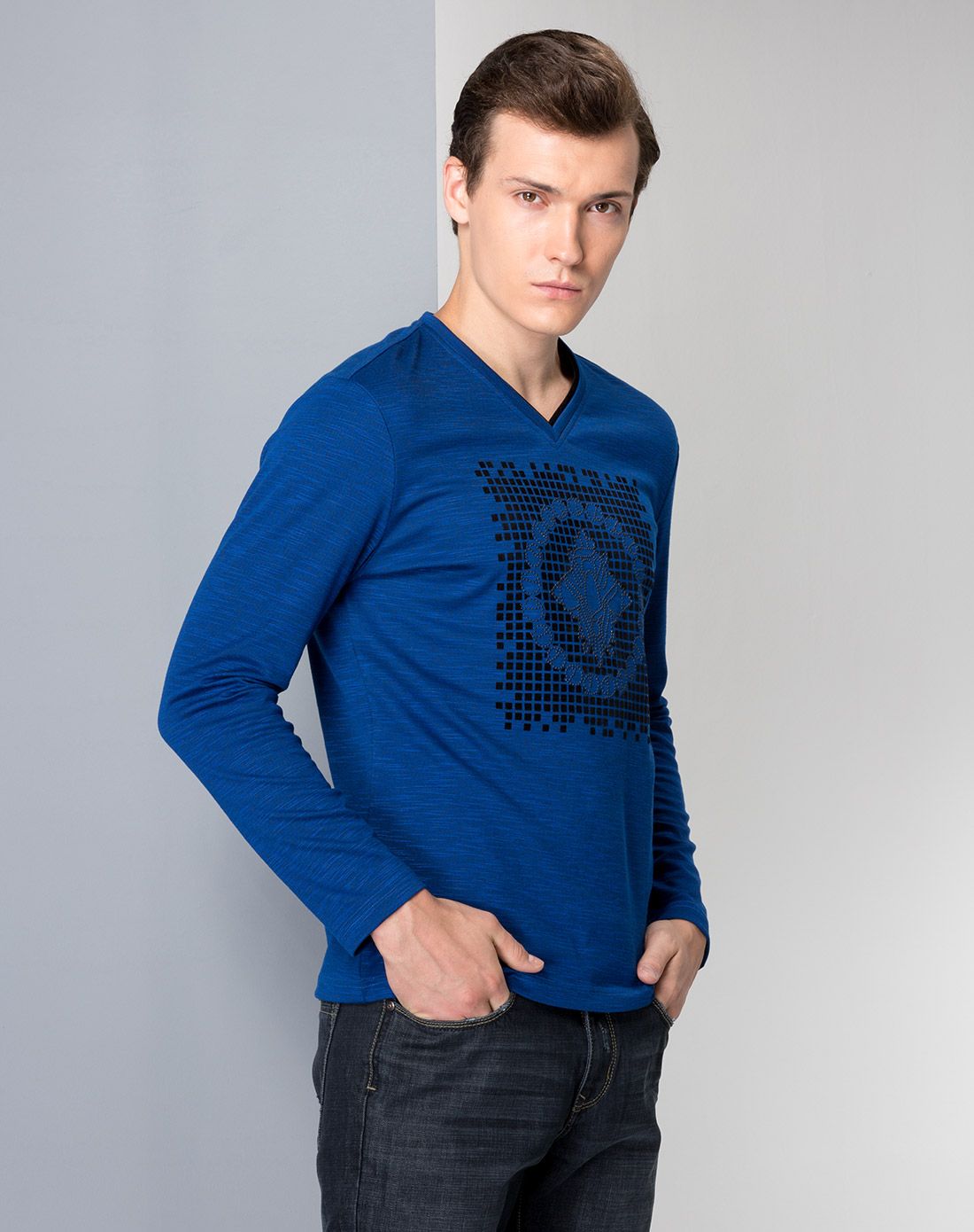 简约蓝色时尚长袖t恤