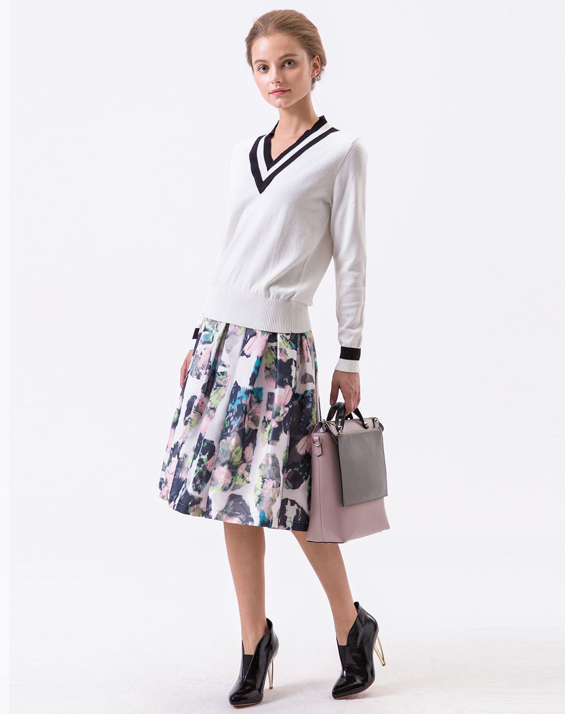 阿奇米朵arkmiido女装专场 性感大v领针织衫