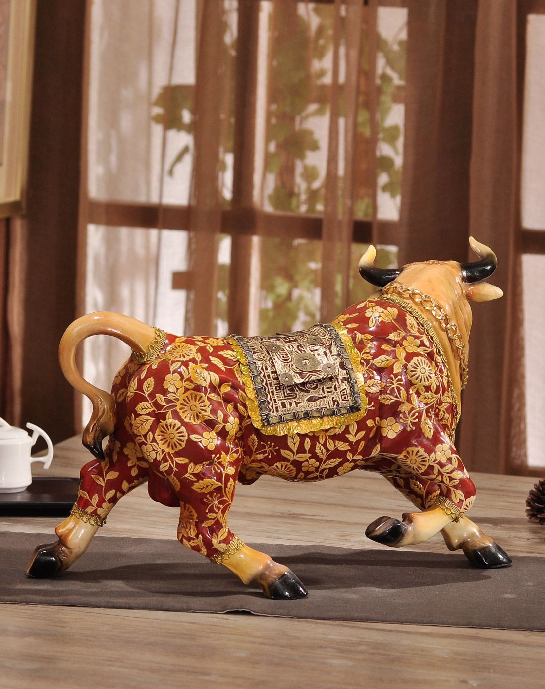 宫庭贵气财牛摆件长46cm