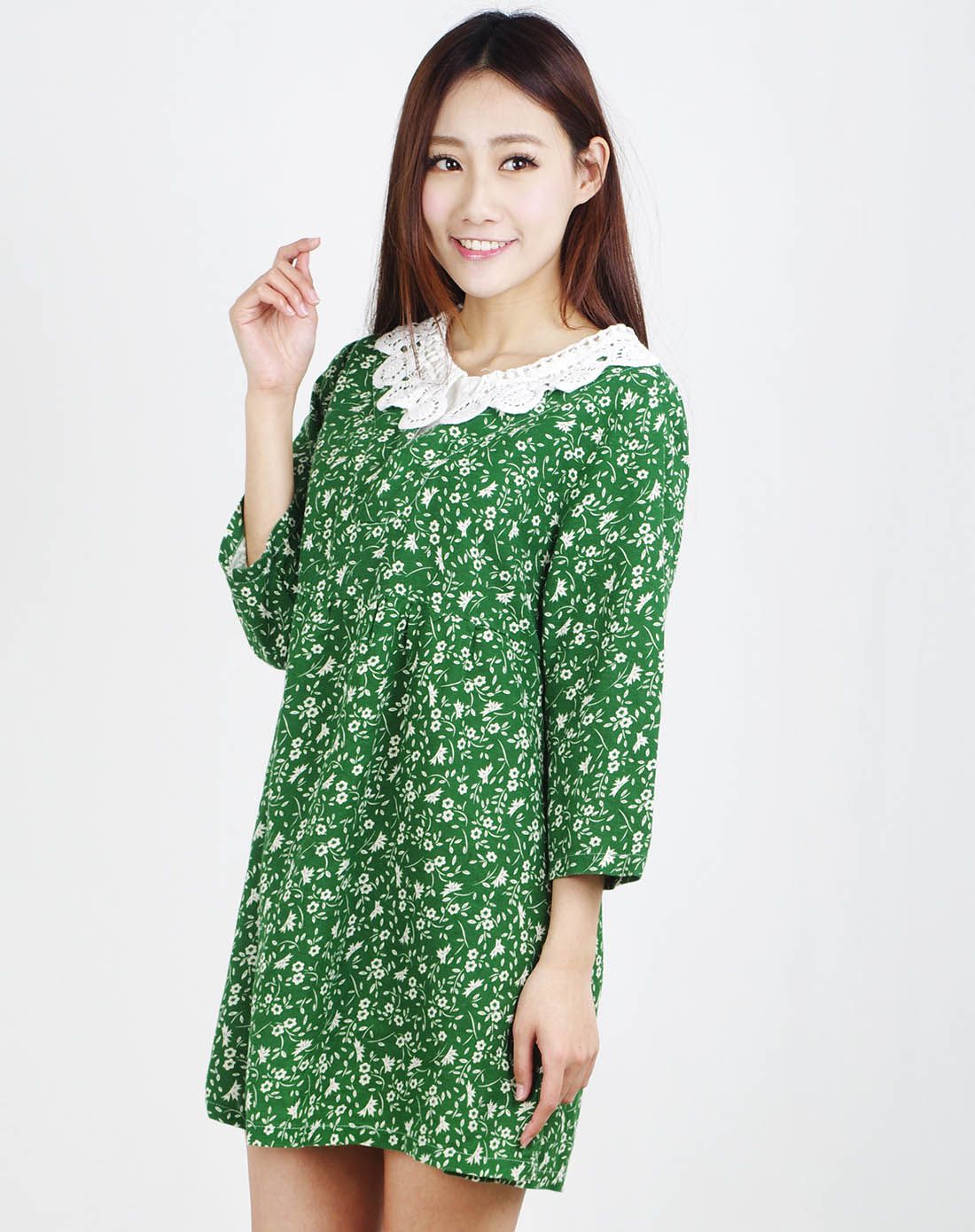 深绿色田园风植物元素设计中款连衣裙