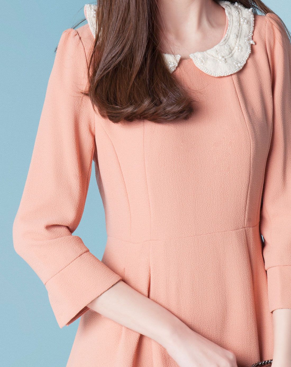 女士裸粉色甜美珍珠领公主线长袖连衣裙