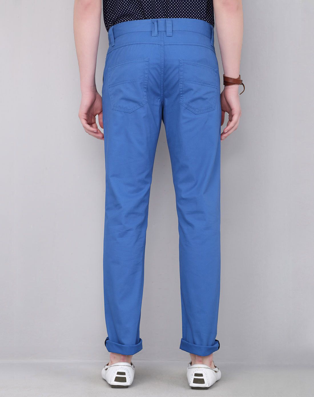 蓝色时尚贴身卡其裤