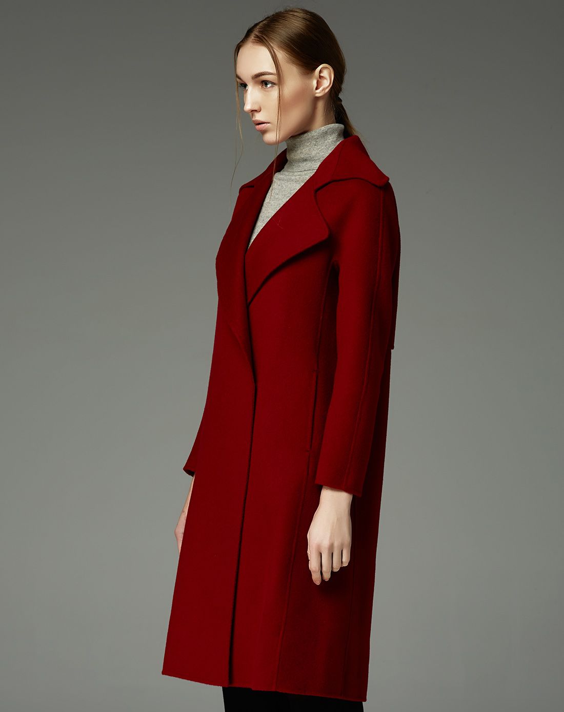 酒红色大翻领超长款纯羊毛大衣