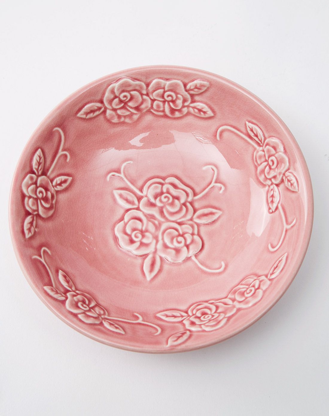 粉色冰裂釉玫瑰浮雕陶瓷盘18.29*5cm