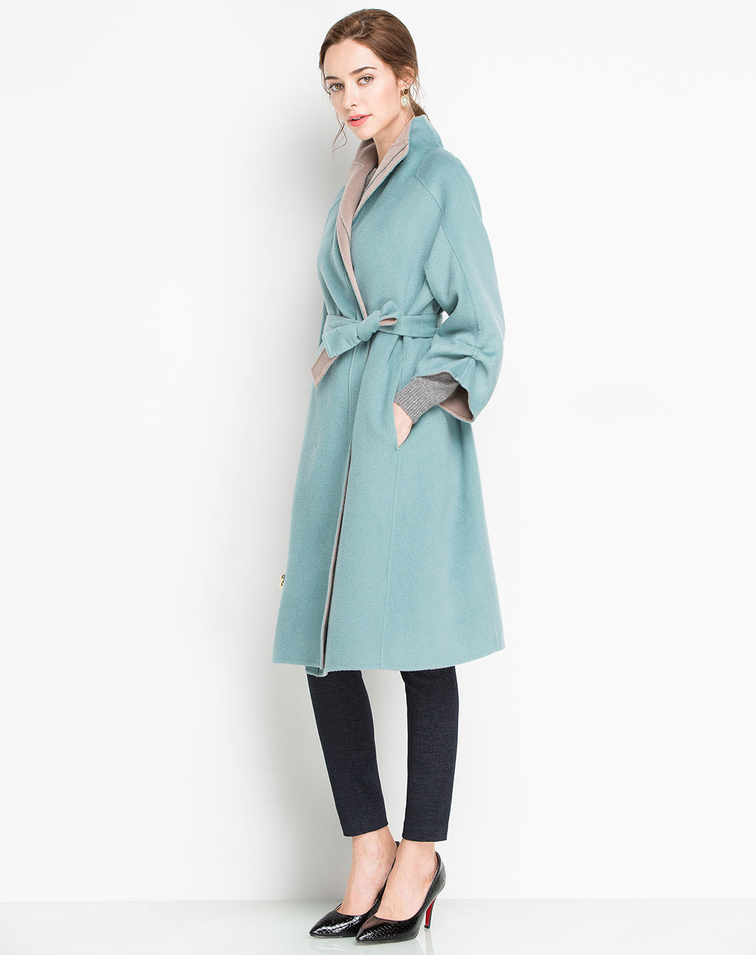 蓝绿色优雅气质长款大衣