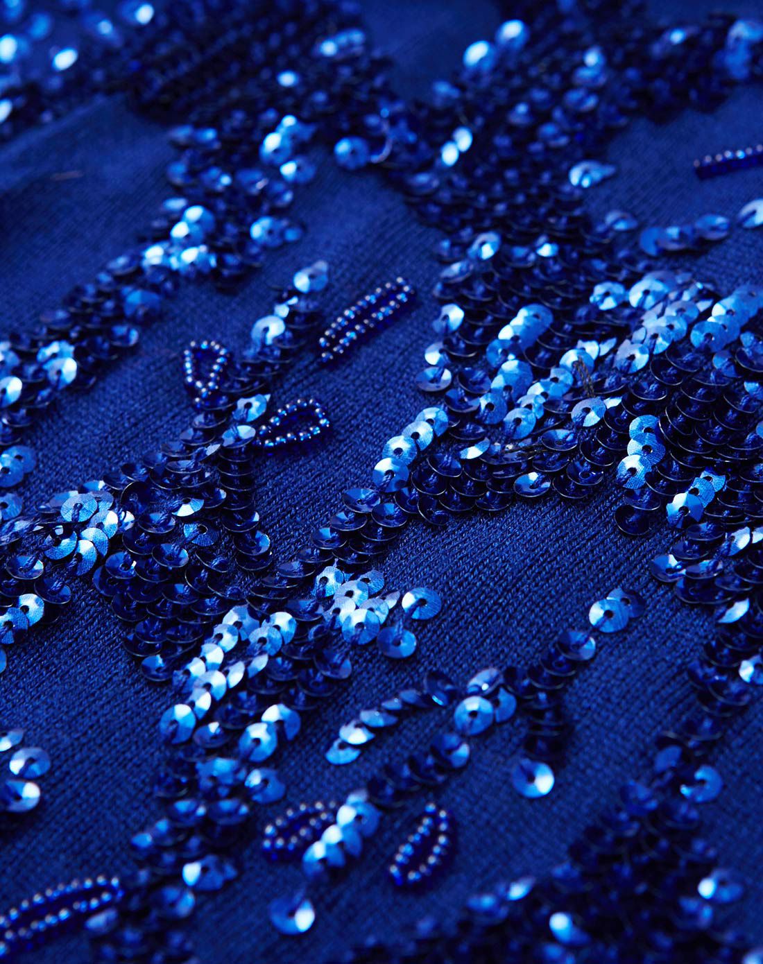 宝蓝色钉珠片时尚长袖针织衫