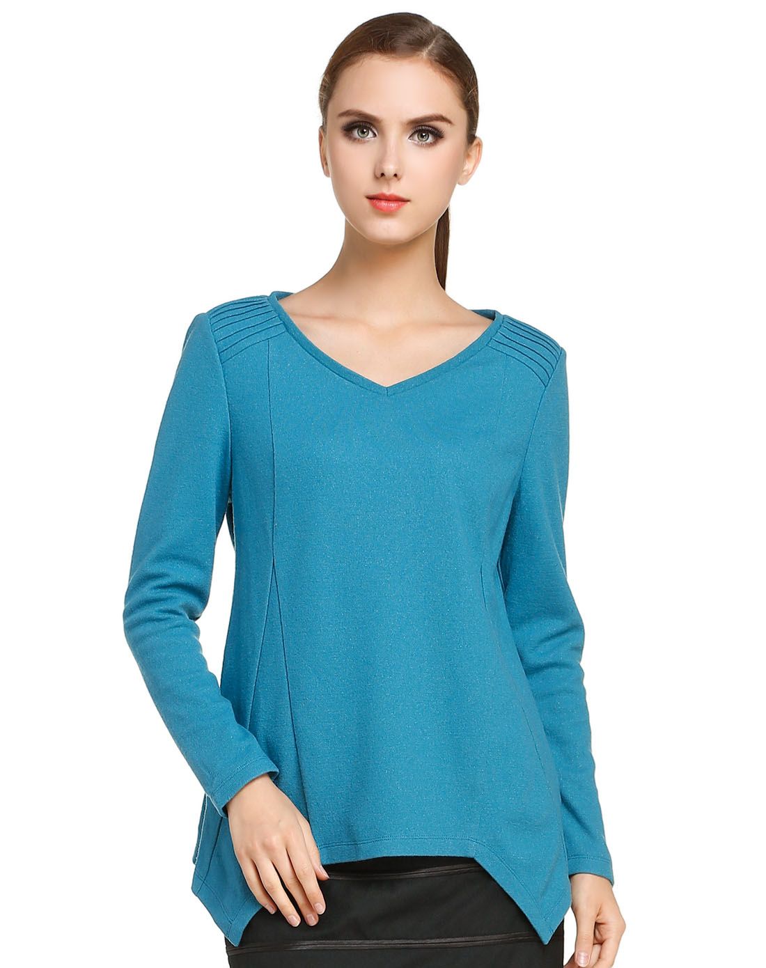 湖蓝色简约百搭长袖上衣