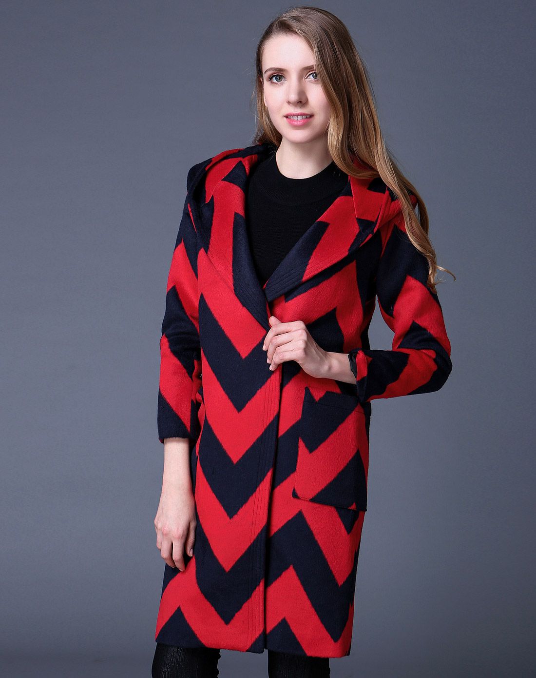 女款青红色带帽外套