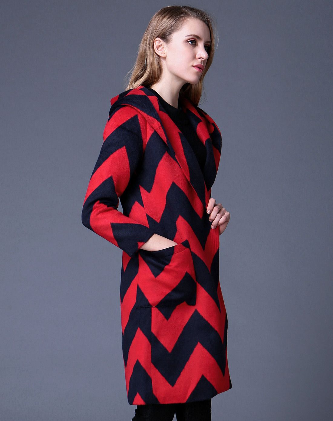 女款青红色带帽外套