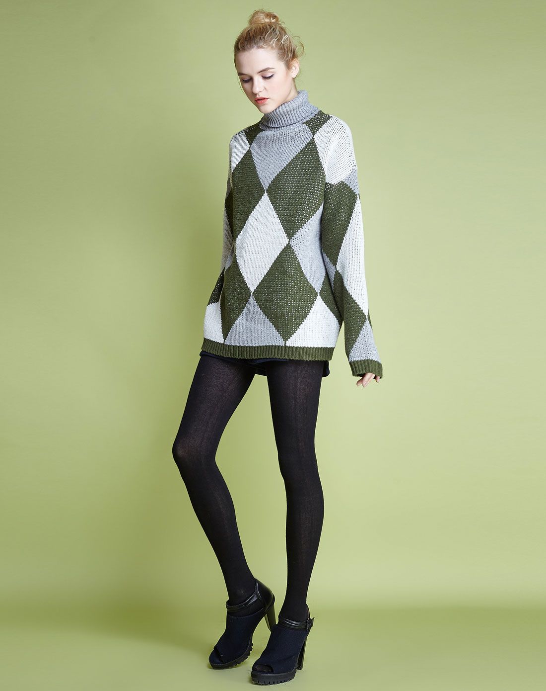 绿灰菱形图案松身款针织上衣