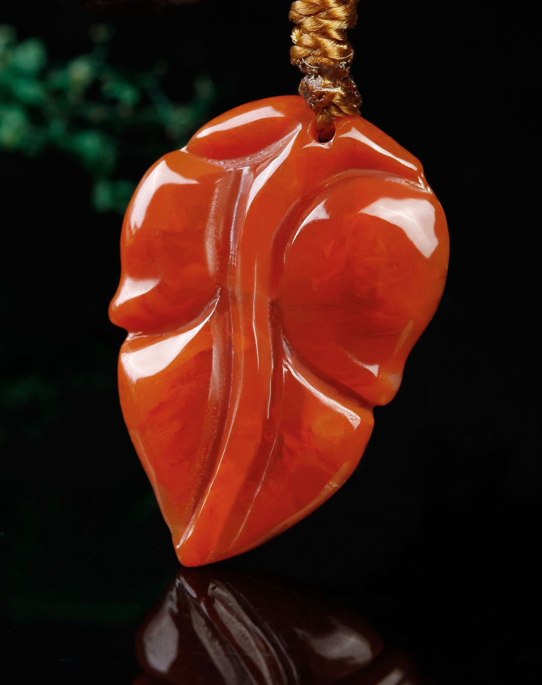 南红满肉树叶吊坠