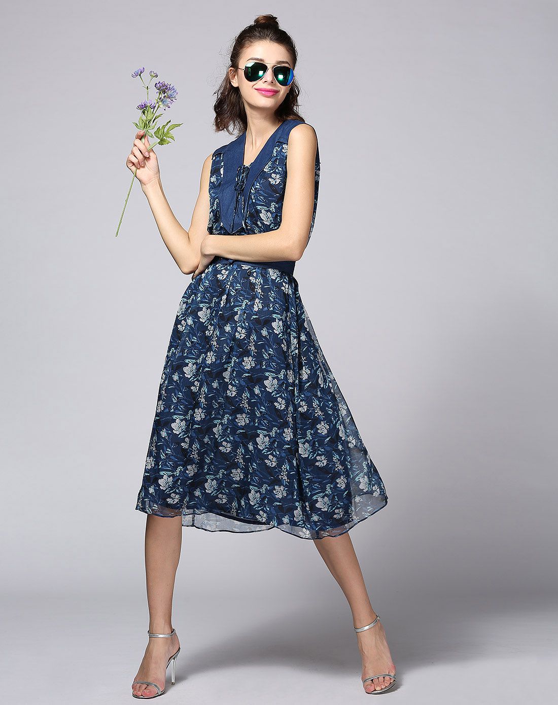 诺celano蓝花色淑女v领印花牛仔布拼接连衣裙c162636008137097_唯品会