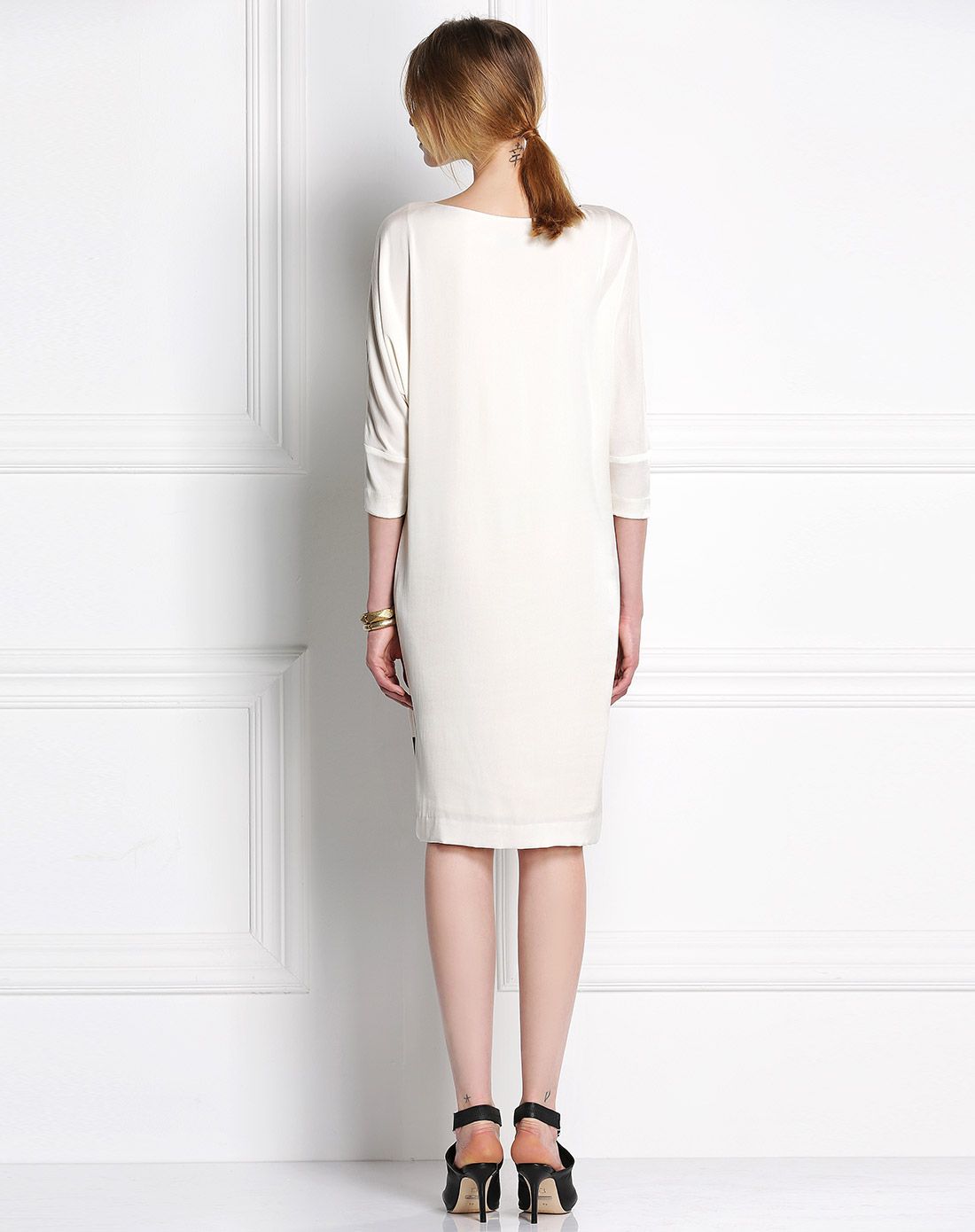 牛奶色几何花拼真丝蝙蝠袖连衣裙