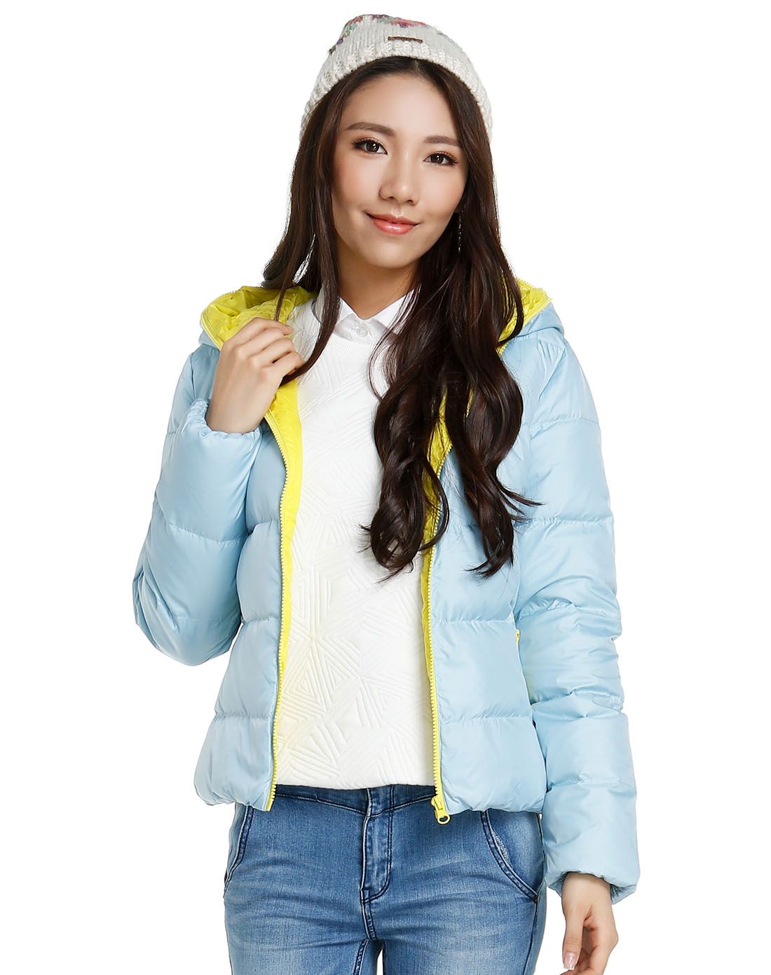 浅冰蓝色简约基本款连帽长袖羽绒服