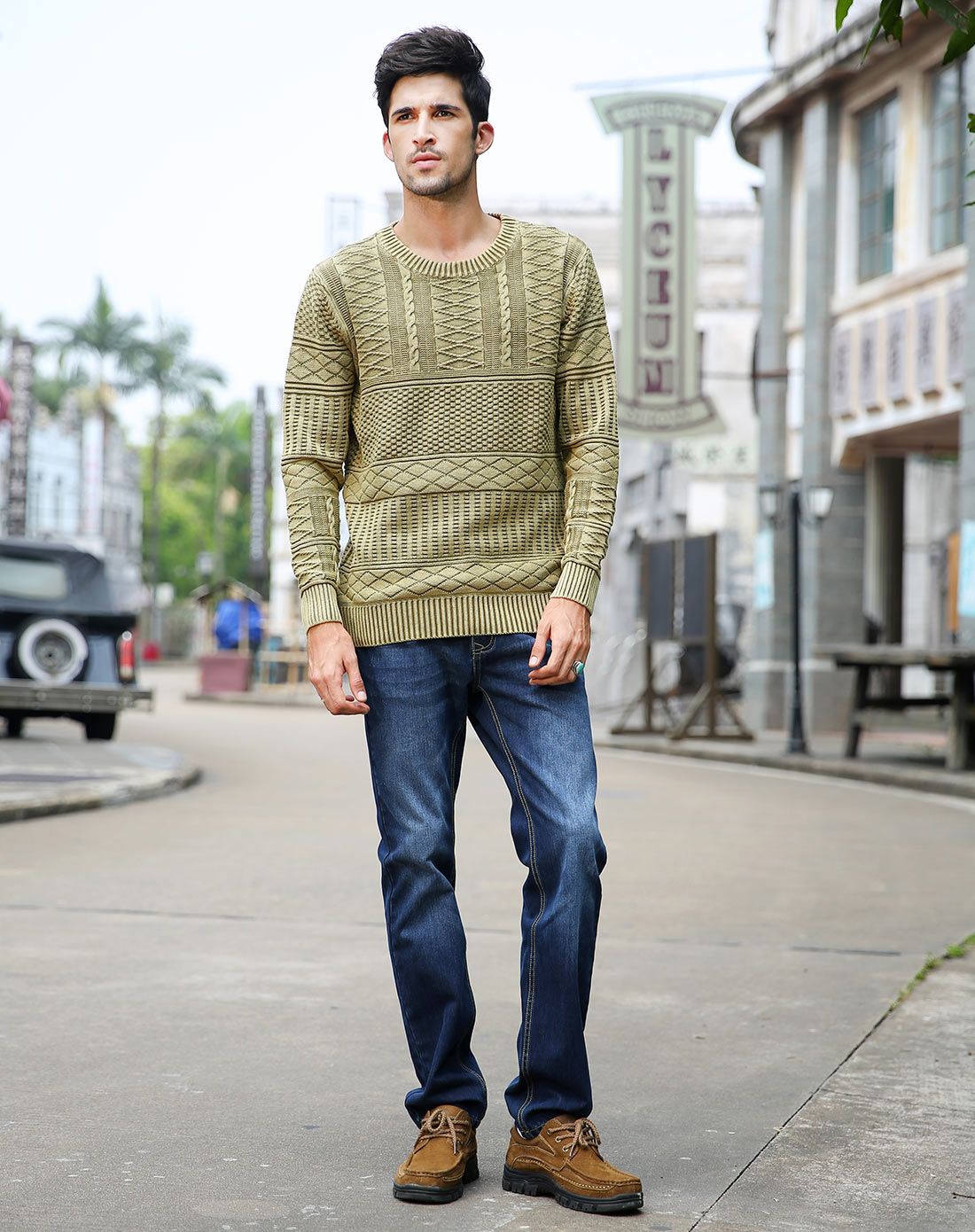 男款卡其色长袖毛衣 纯色加厚保暖