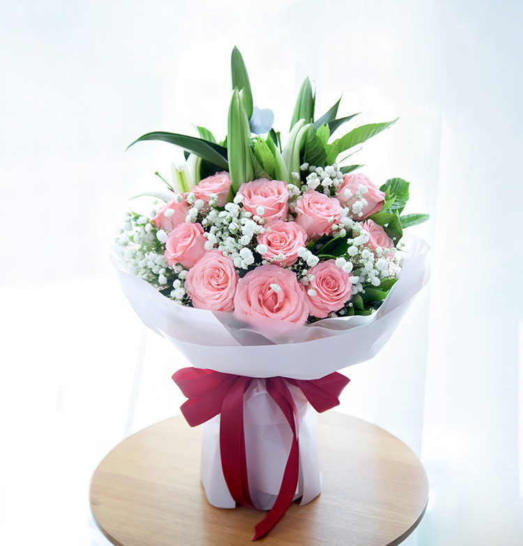 「为爱相随」11枝戴安娜粉玫瑰花搭配百合花束礼物女友爱人生日纪念日