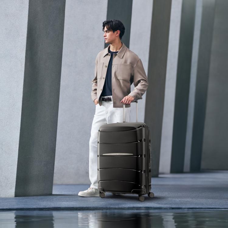 新秀丽 【轻便抗压】都市商务风大牌拉杆箱轻量夏季通勤出差旅行箱 QM4