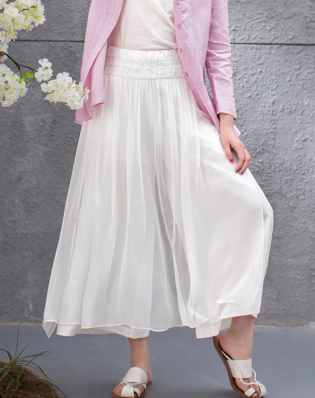 拼桑蚕丝绣花裙裤米白色