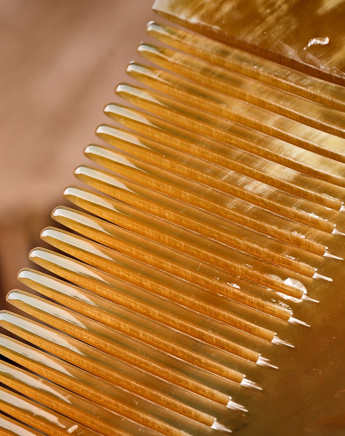 越南.河内匠人手工雕刻大牛角梳【流云】