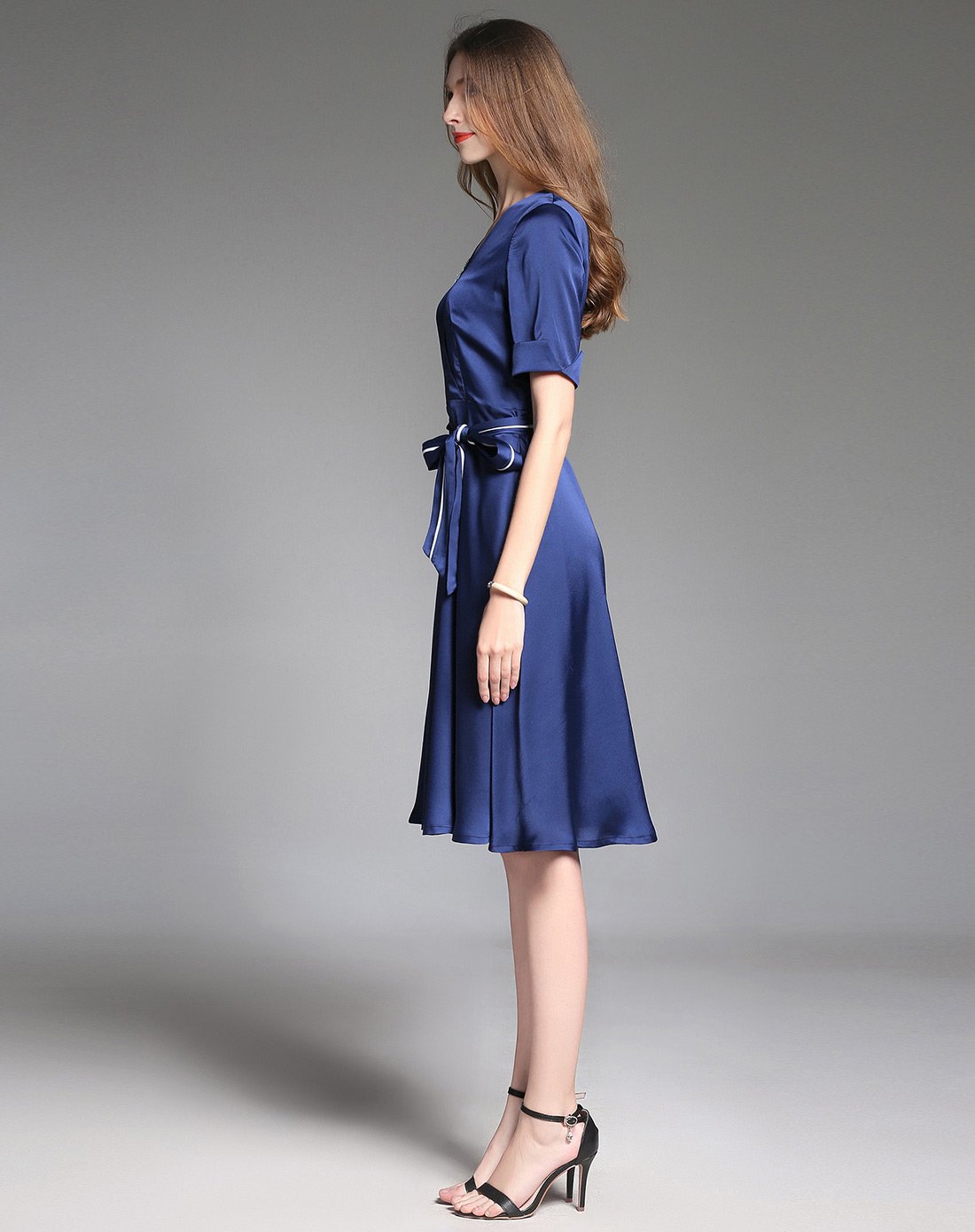 时尚简约v领半袖中长款连衣裙宝蓝色