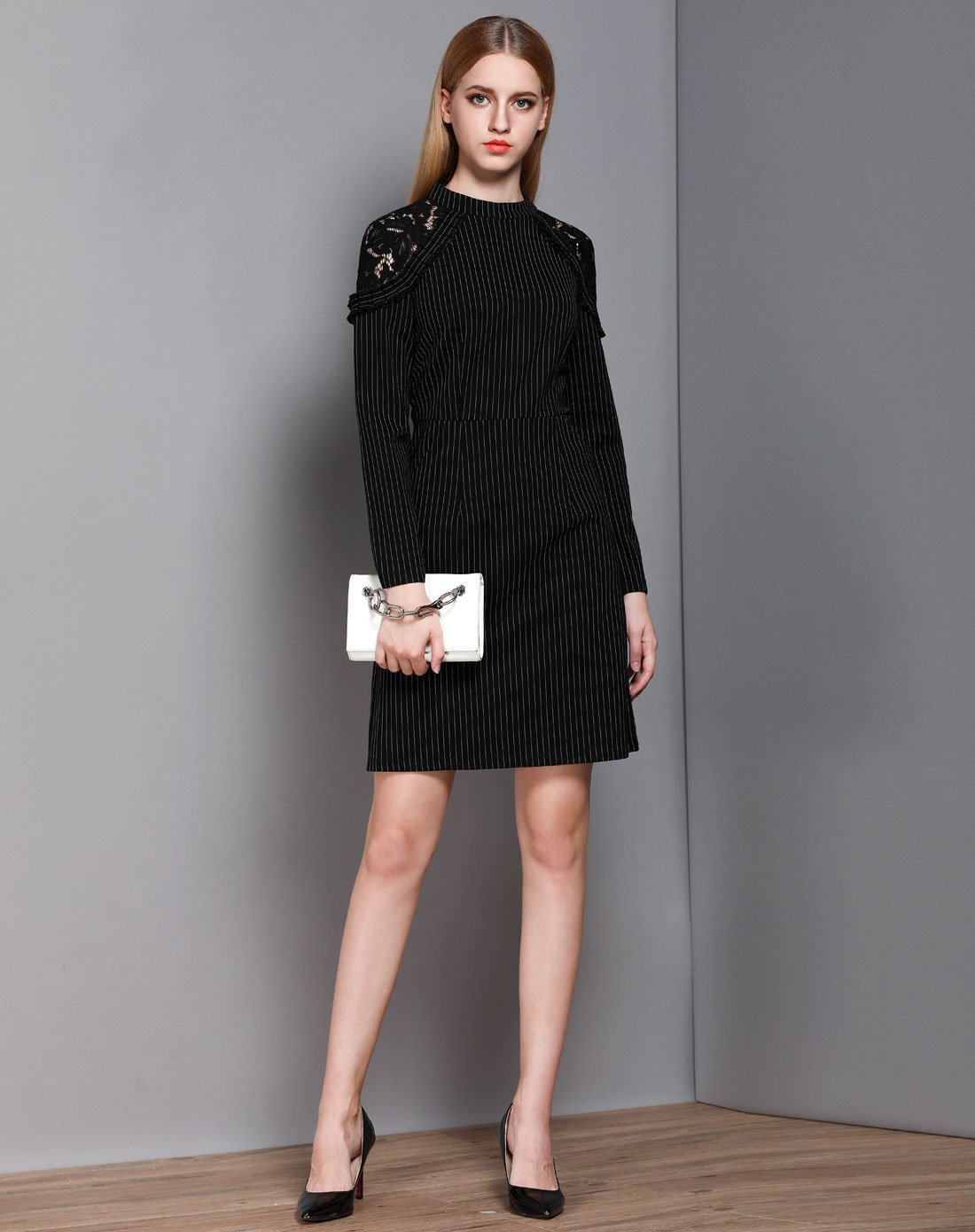 美莎帕 秋款蕾丝时尚拼接弹力条纹修身连衣裙