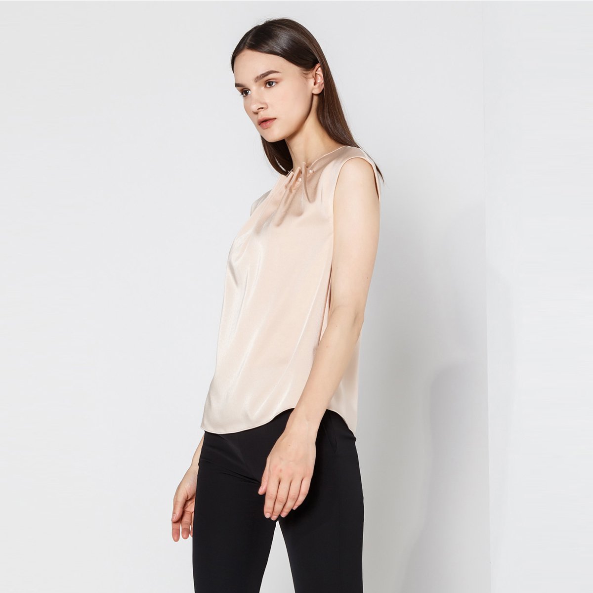 卡洛琳简洁钉珠t恤女圆领包肩袖女士t恤