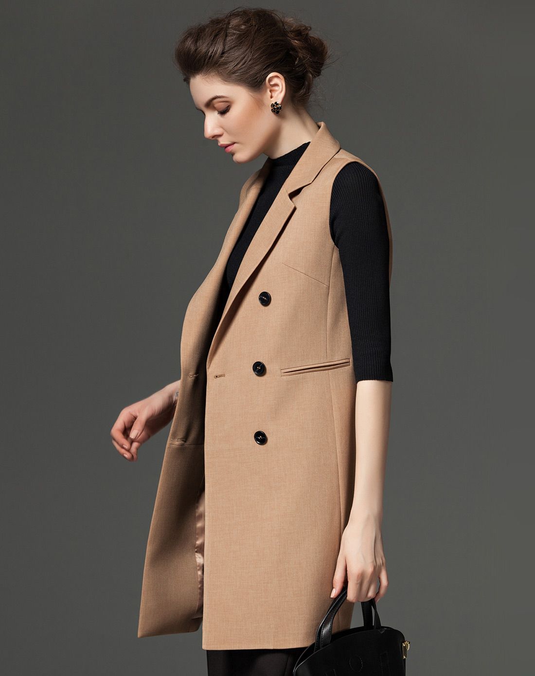 宽松直筒中长款西装领无袖外套驼色