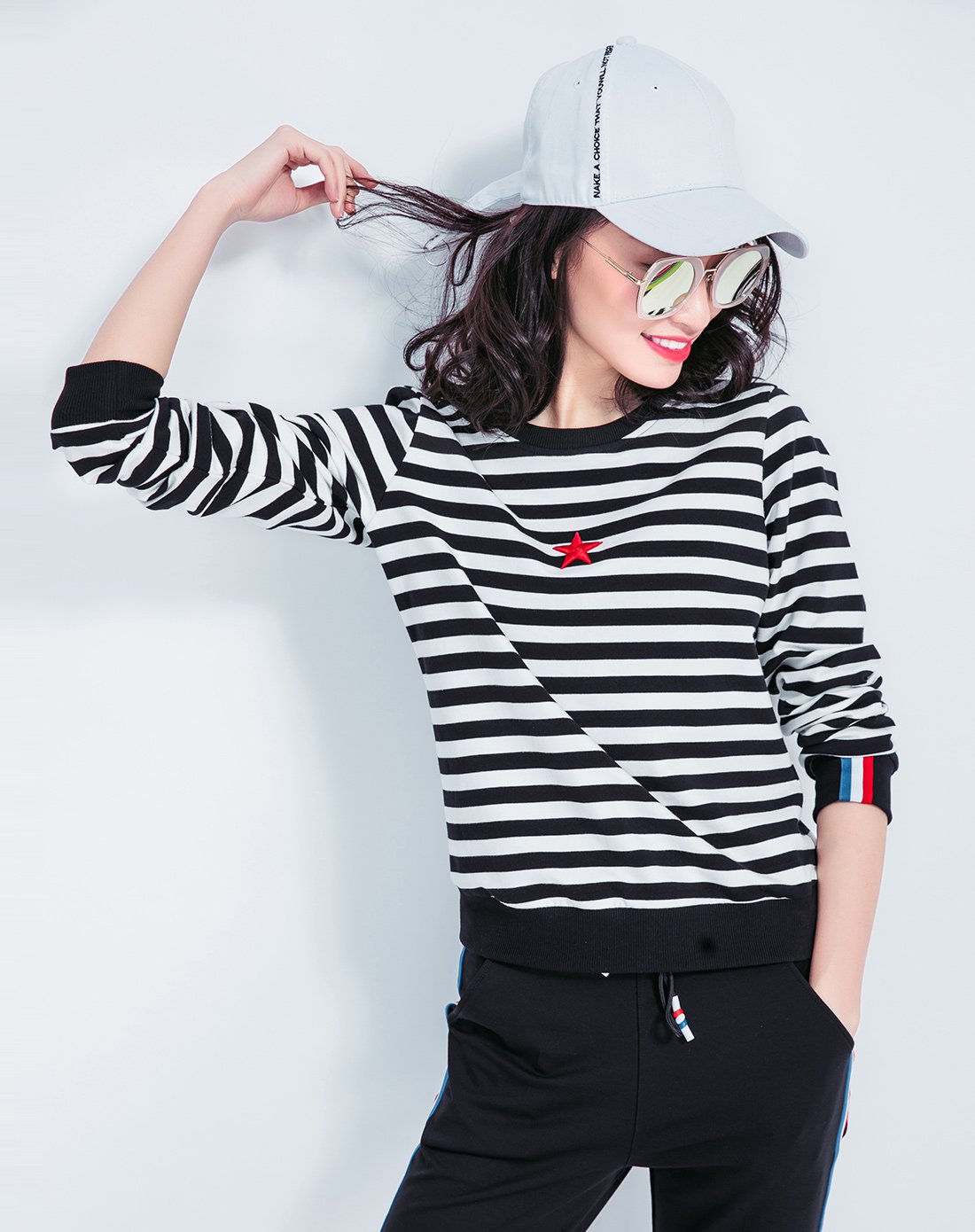 自由呼吸女装特卖旗舰店春秋装时尚潮流条纹时尚印花圆领运动套装zq