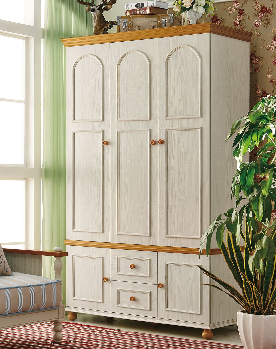 美式田园风三门衣柜