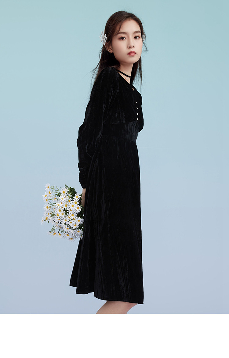 2021年春季新款女士女士v领丝绒连衣裙修身黑色长裙