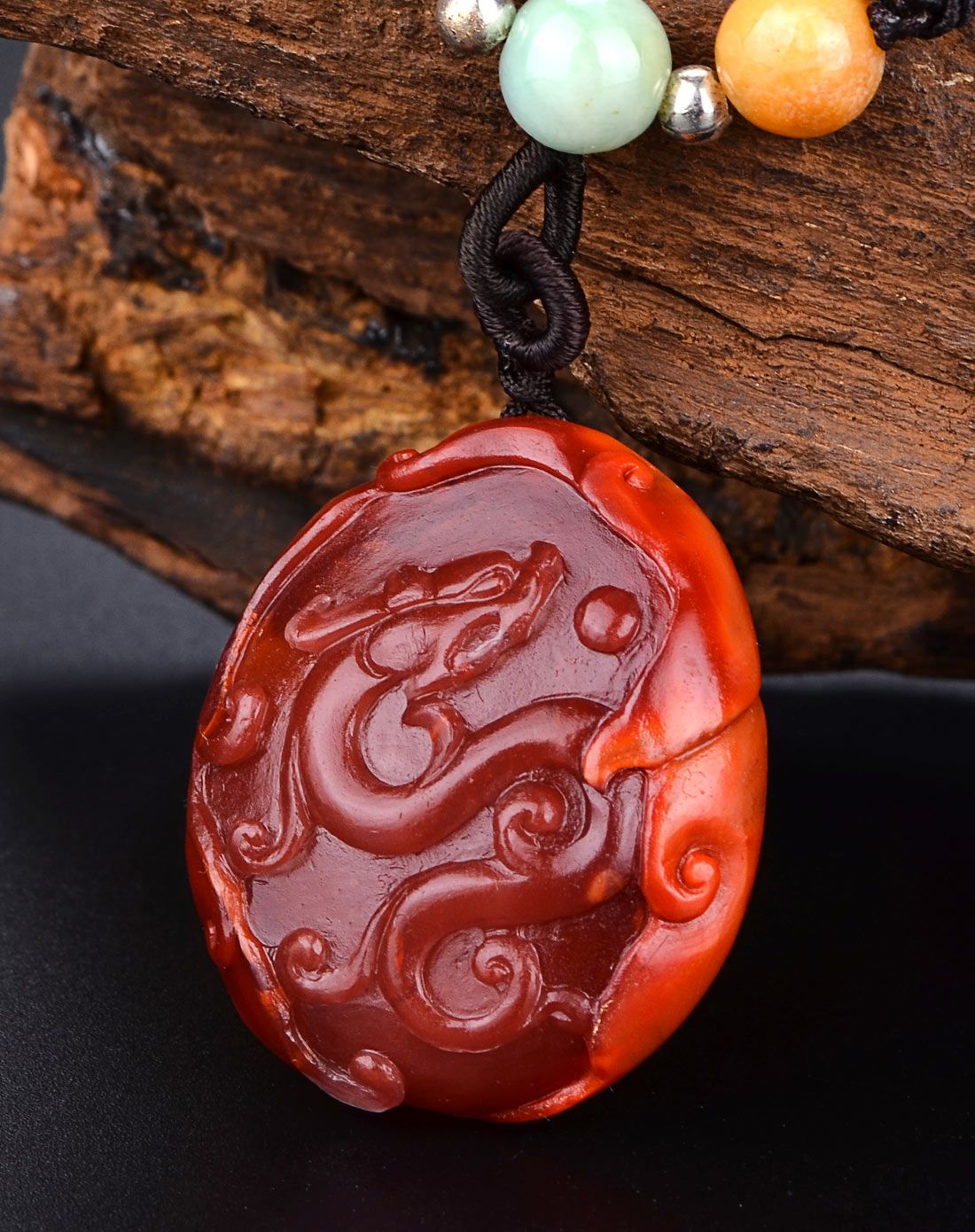 宝蒂娜 南红玛瑙火焰红飞龙吊坠