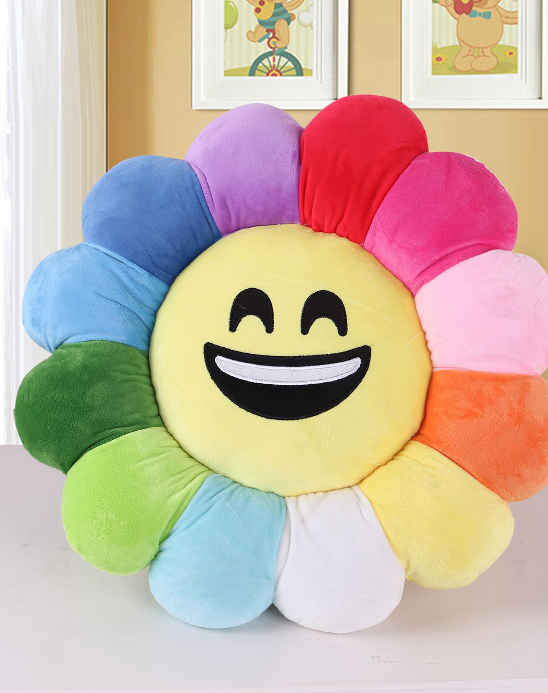儿童床品七色花笑脸抱枕靠垫办公室学生宿舍坐垫