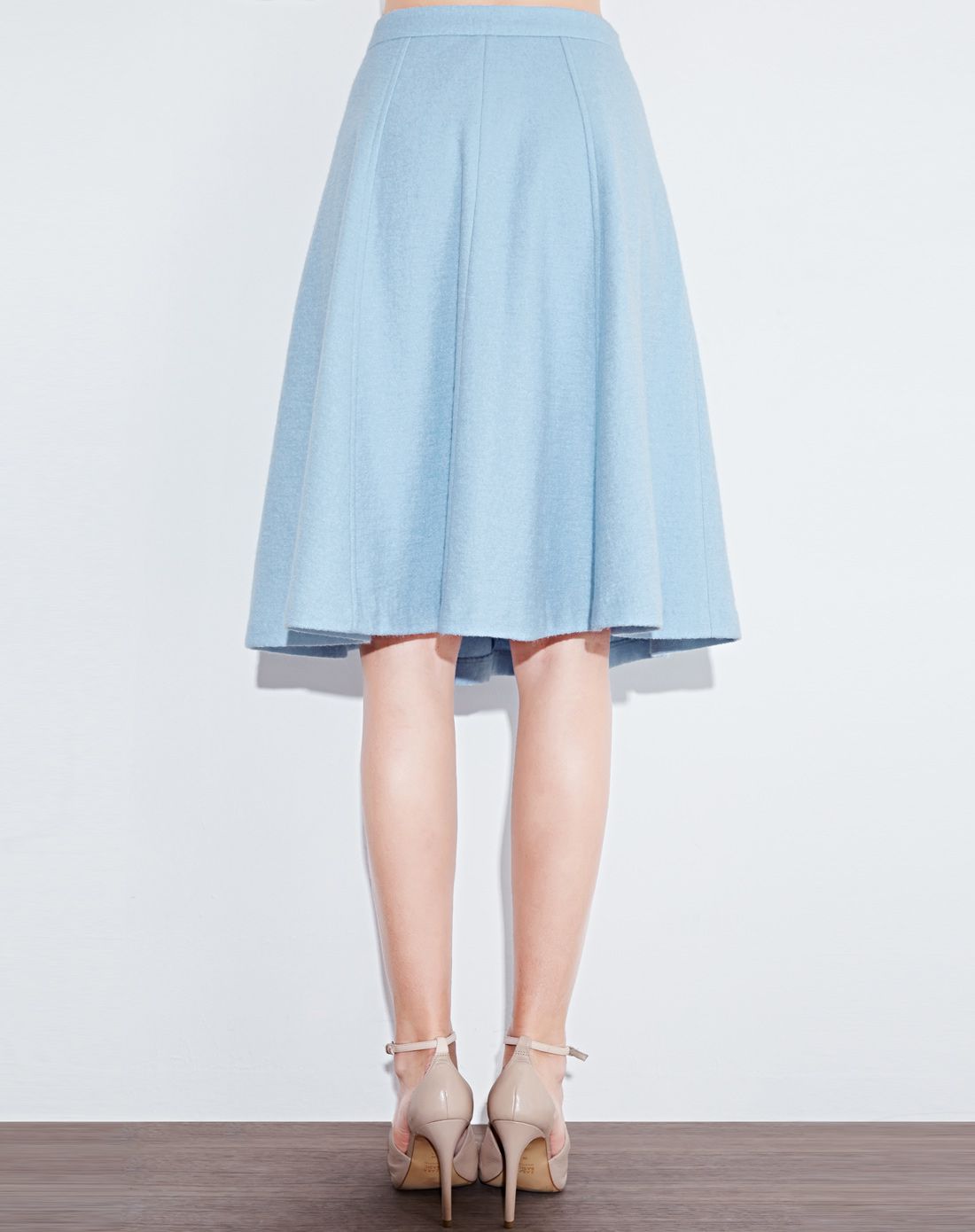 经典a字版型纯色半身裙