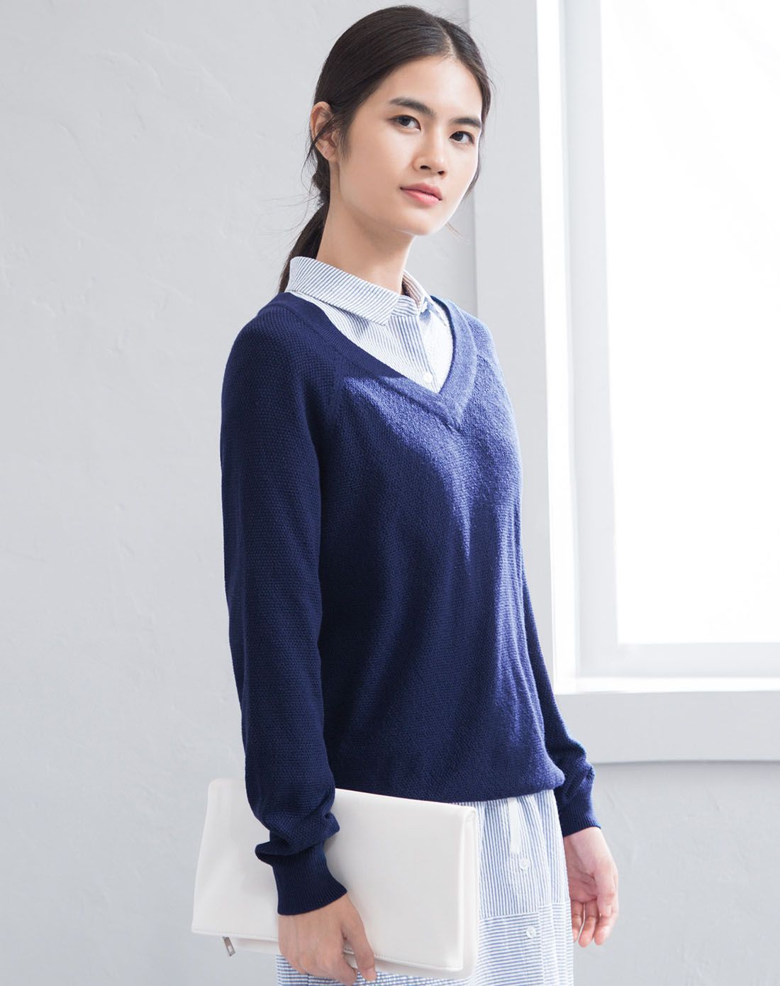 简约百搭桃心v领显瘦针织衫