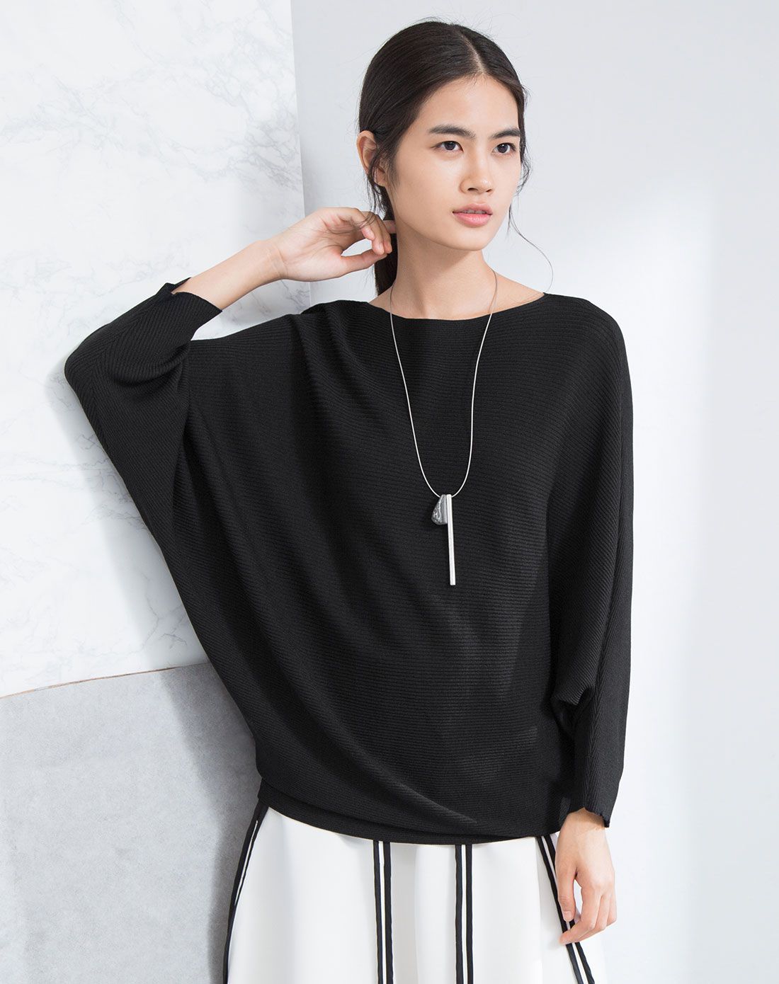 原身连袖蝙蝠袖一字领简约针织衫