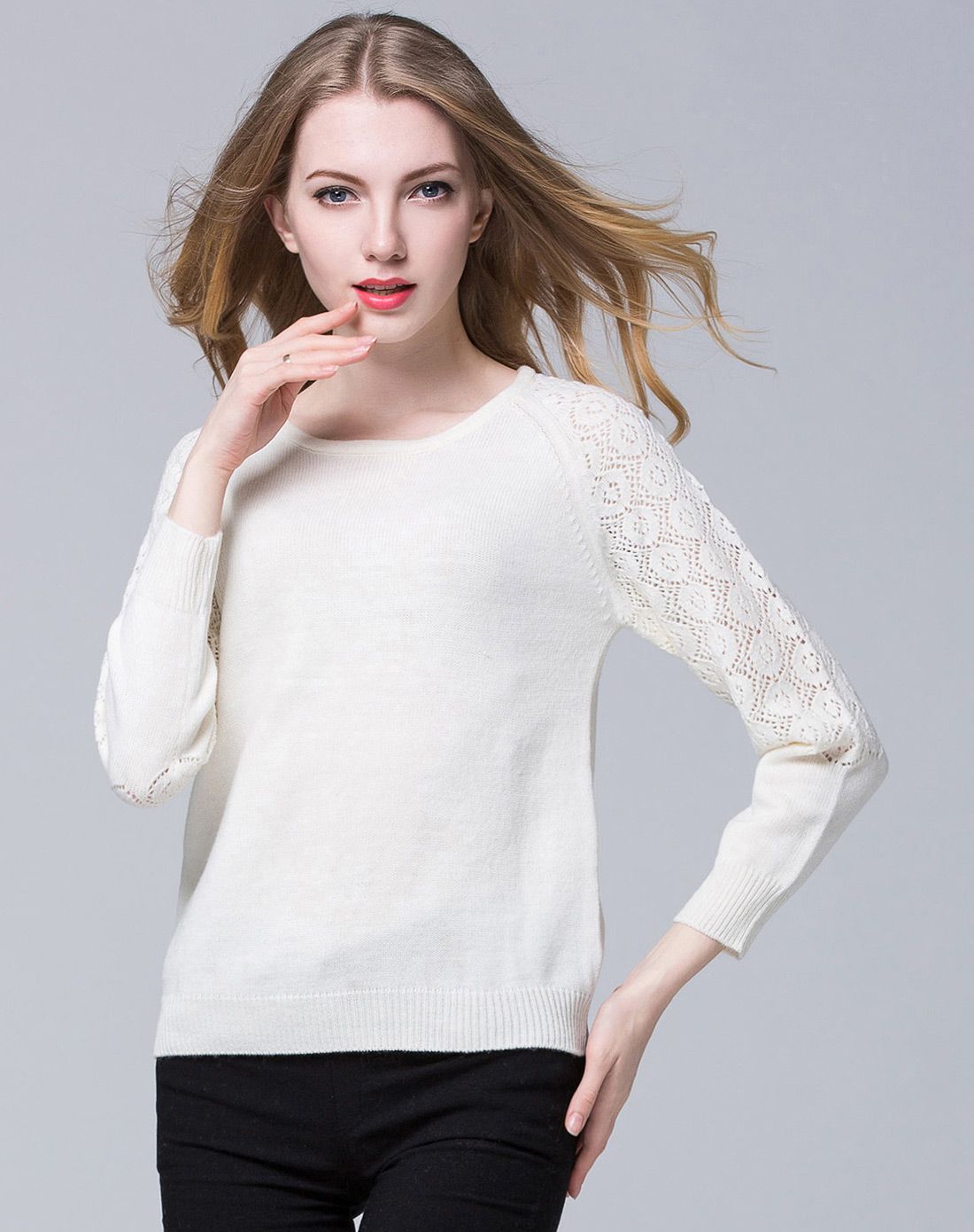 米白色小清新性感镂空袖针织衫