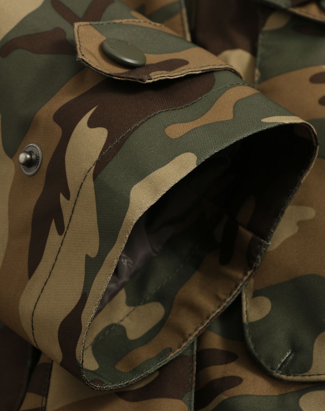 宝美户外迷彩印花 女款军绿中长款单冲锋衣 可收腰fab63010军绿迷彩