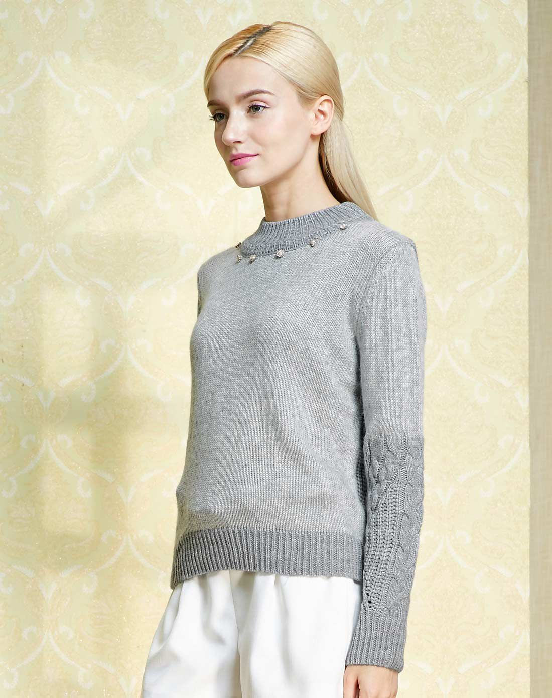 雨人 撞色领口优雅纱线毛衣